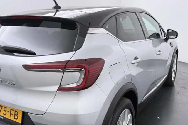 Renault Captur (2020) thumbnail 35
