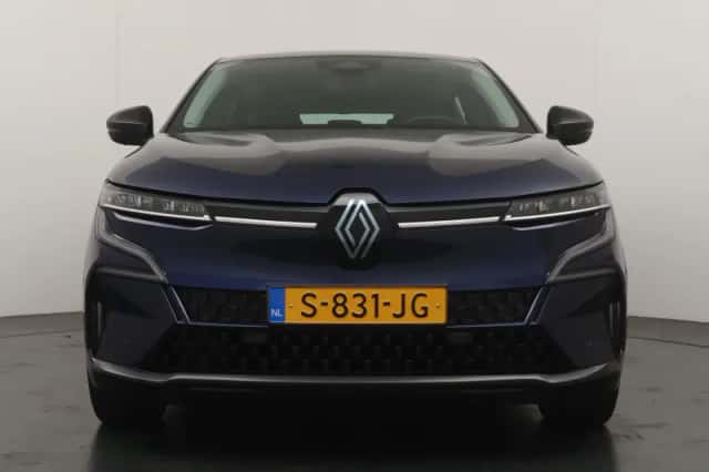 Renault Mégane E-Tech (2023) thumbnail 8