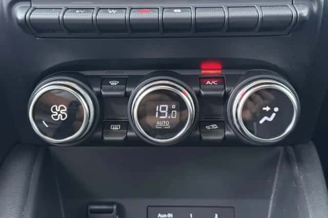 Renault Captur (2021) thumbnail 17