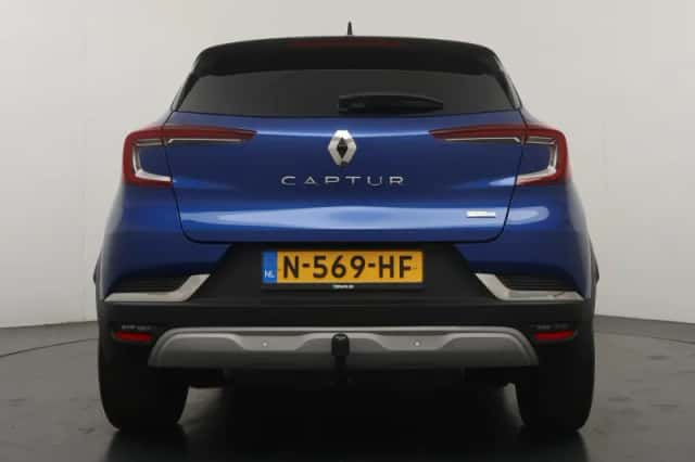 Renault Captur (2021) thumbnail 4