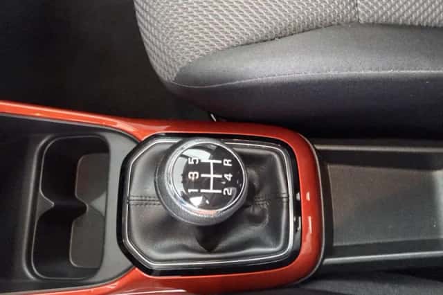 Suzuki Ignis (2019) thumbnail 19