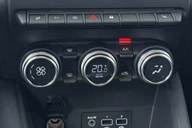 Renault Captur (2021) thumbnail 17