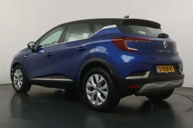 Renault Captur (2021) thumbnail 3