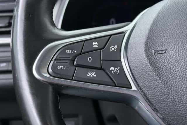 Renault Captur (2021) thumbnail 22
