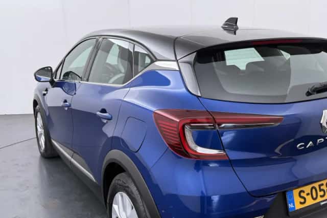 Renault Captur (2021) thumbnail 32