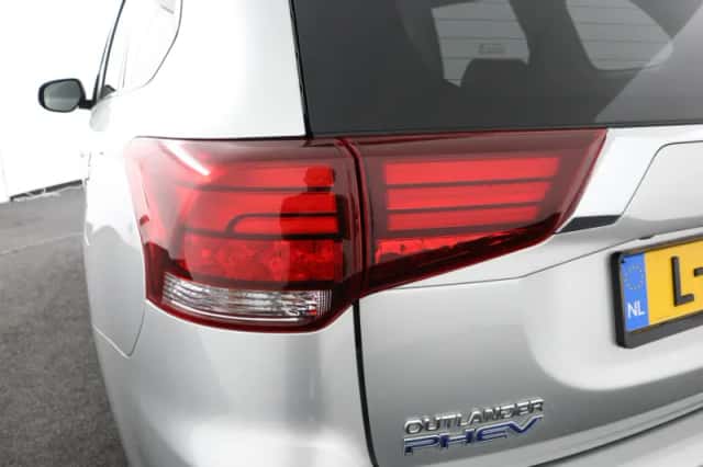 Mitsubishi Outlander (2021) thumbnail 11