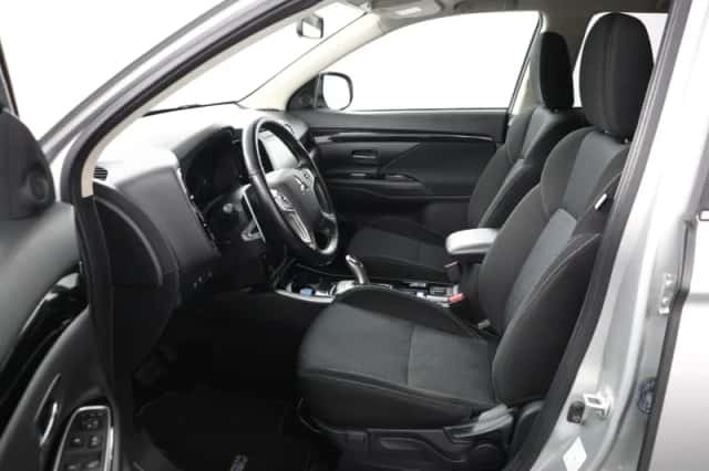 Mitsubishi Outlander (2021) thumbnail 20