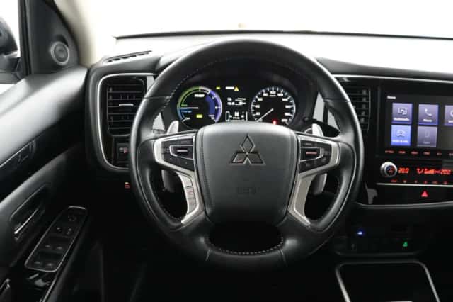 Mitsubishi Outlander (2021) thumbnail 24