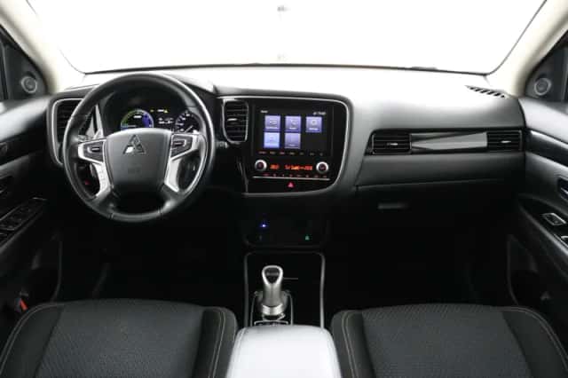 Mitsubishi Outlander (2021) thumbnail 26