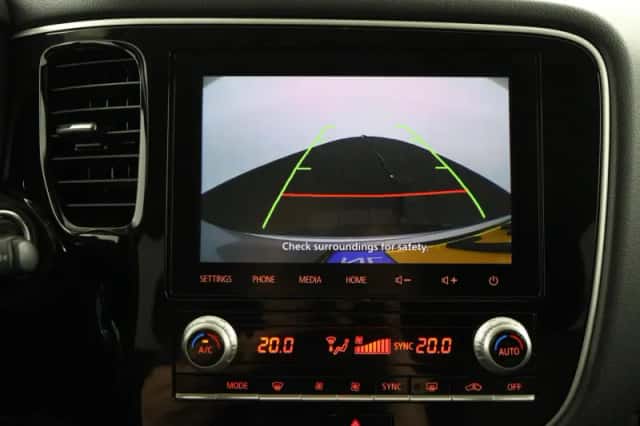 Mitsubishi Outlander (2021) thumbnail 35