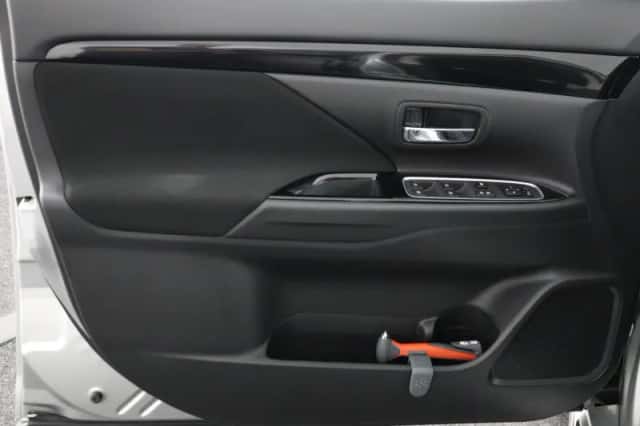 Mitsubishi Outlander (2021) thumbnail 54