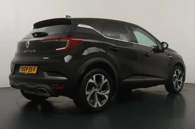 Renault Captur (2022) thumbnail 4