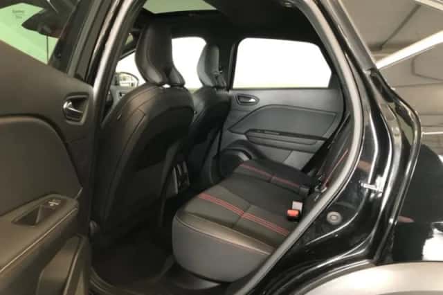 Renault Captur (2022) thumbnail 7