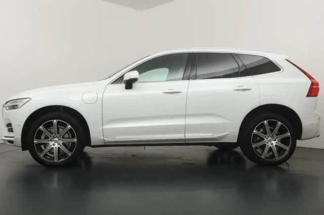 Volvo XC60 (2018) thumbnail 2