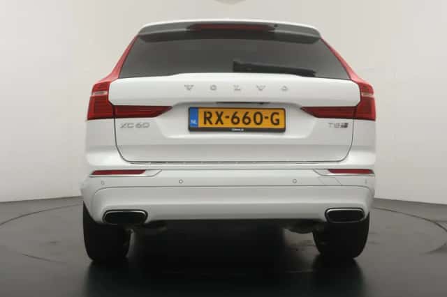 Volvo XC60 (2018) thumbnail 4