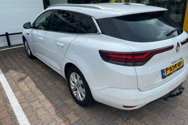 Renault Mégane E-Tech (2020) thumbnail 3
