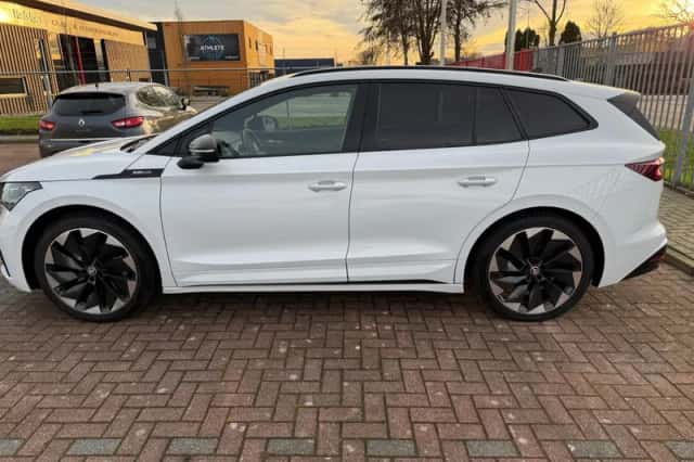Škoda Enyaq (2022) thumbnail 2