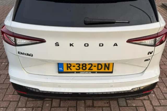 Škoda Enyaq (2022) thumbnail 4
