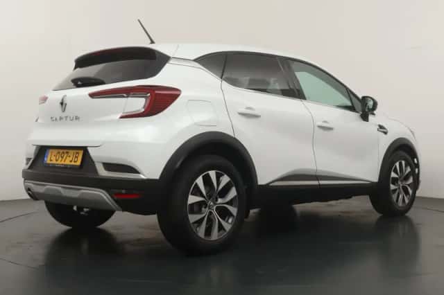 Renault Captur (2021) thumbnail 5