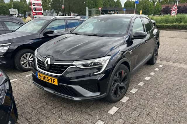 Renault Arkana (2023) thumbnail 2