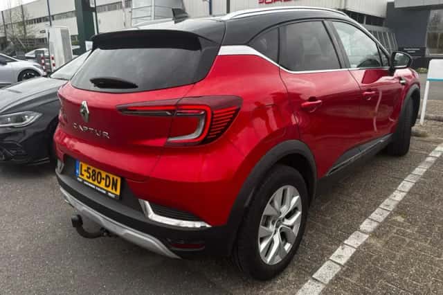 Renault Captur (2021) thumbnail 5