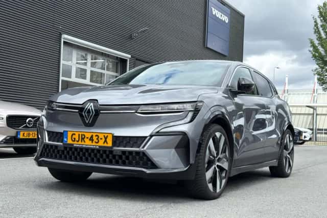 Renault Mégane E-Tech (2024) thumbnail 2
