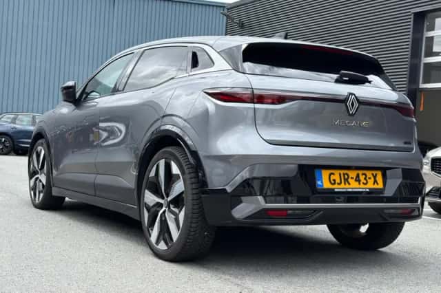 Renault Mégane E-Tech (2024) thumbnail 3