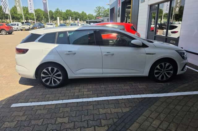 Renault Mégane (2021) thumbnail 4