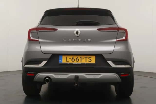 Renault Captur (2021) thumbnail 4