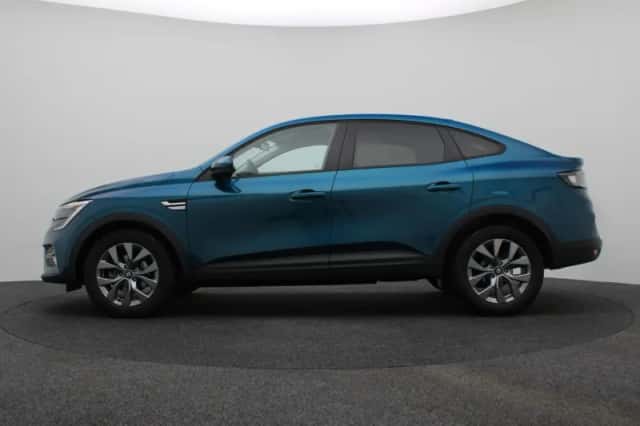 Renault Arkana (2024) thumbnail 2