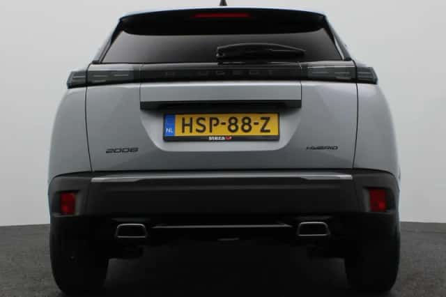 Peugeot 2008 (2024) thumbnail 4