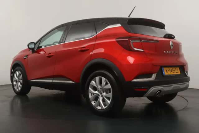 Renault Captur (2021) thumbnail 3