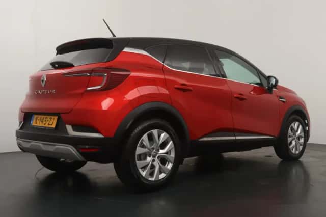 Renault Captur (2021) thumbnail 5