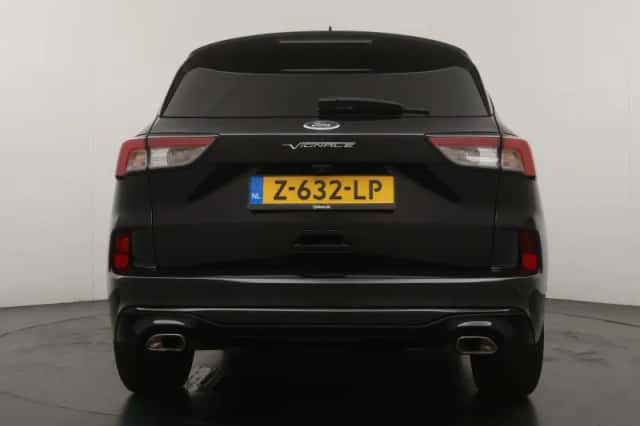 Ford Kuga (2021) thumbnail 4