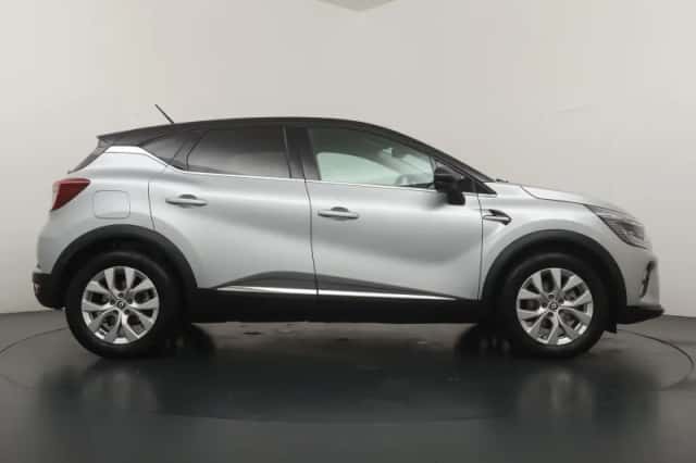 Renault Captur (2022) thumbnail 6