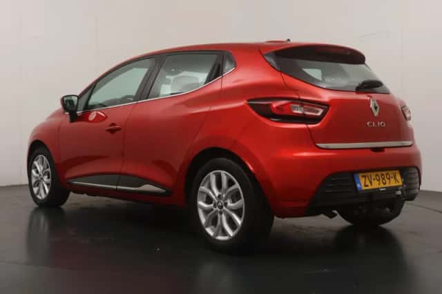 Renault Clio (2019) thumbnail 3