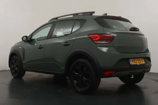 Dacia Sandero Stepway (2024) thumbnail 3