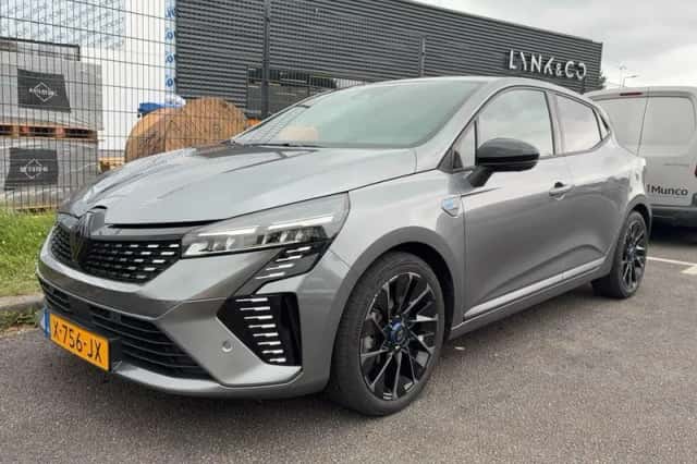 Renault Clio (2023) thumbnail 2