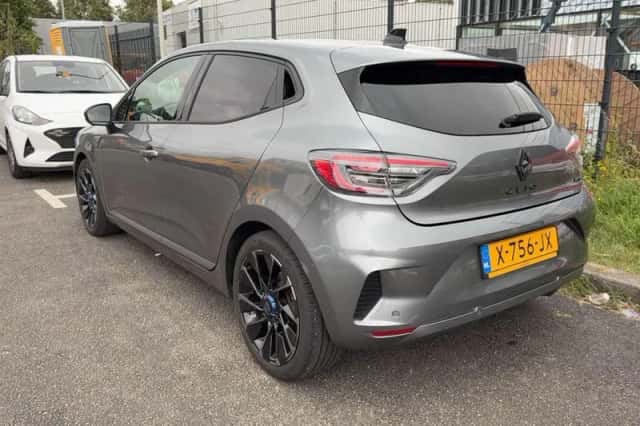 Renault Clio (2023) thumbnail 3