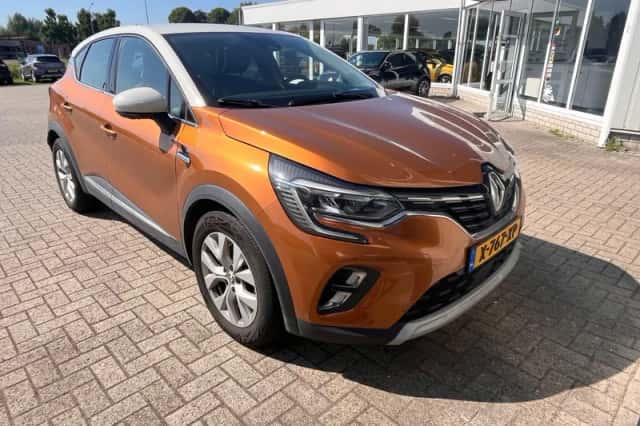 Renault Captur (2021) thumbnail 3