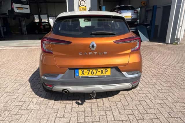 Renault Captur (2021) thumbnail 6