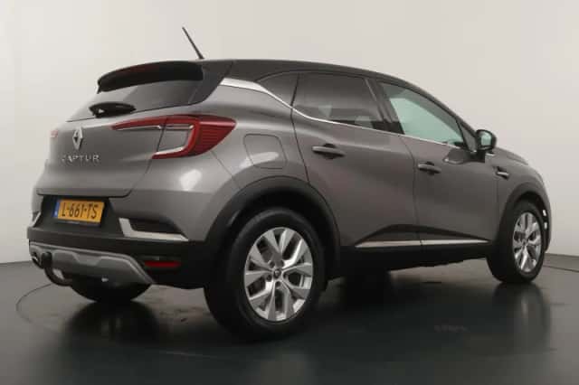 Renault Captur (2021) thumbnail 5