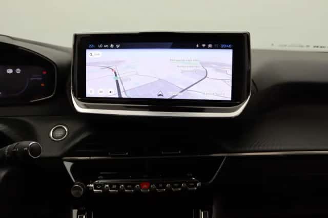 Peugeot 2008 (2024) thumbnail 11
