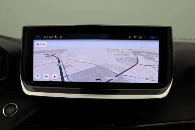 Peugeot 2008 (2024) thumbnail 18