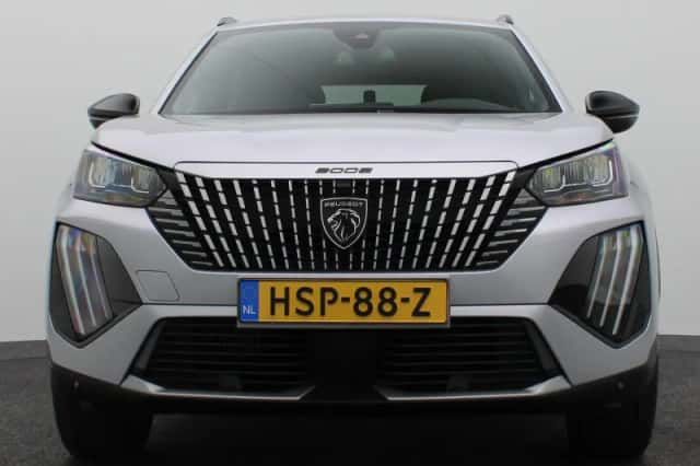 Peugeot 2008 (2024) thumbnail 8