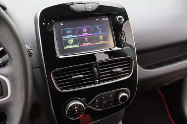 Renault Clio (2017) thumbnail 11