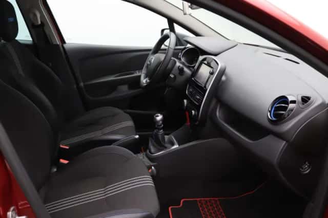 Renault Clio (2017) thumbnail 28
