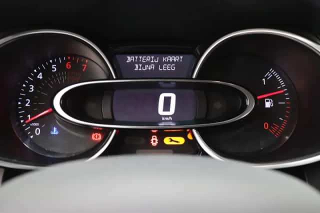 Renault Clio (2017) thumbnail 10
