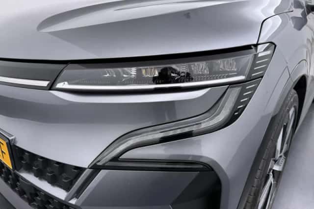 Renault Mégane E-Tech (2023) thumbnail 15