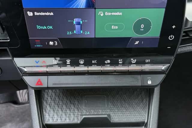 Renault Mégane E-Tech (2023) thumbnail 17